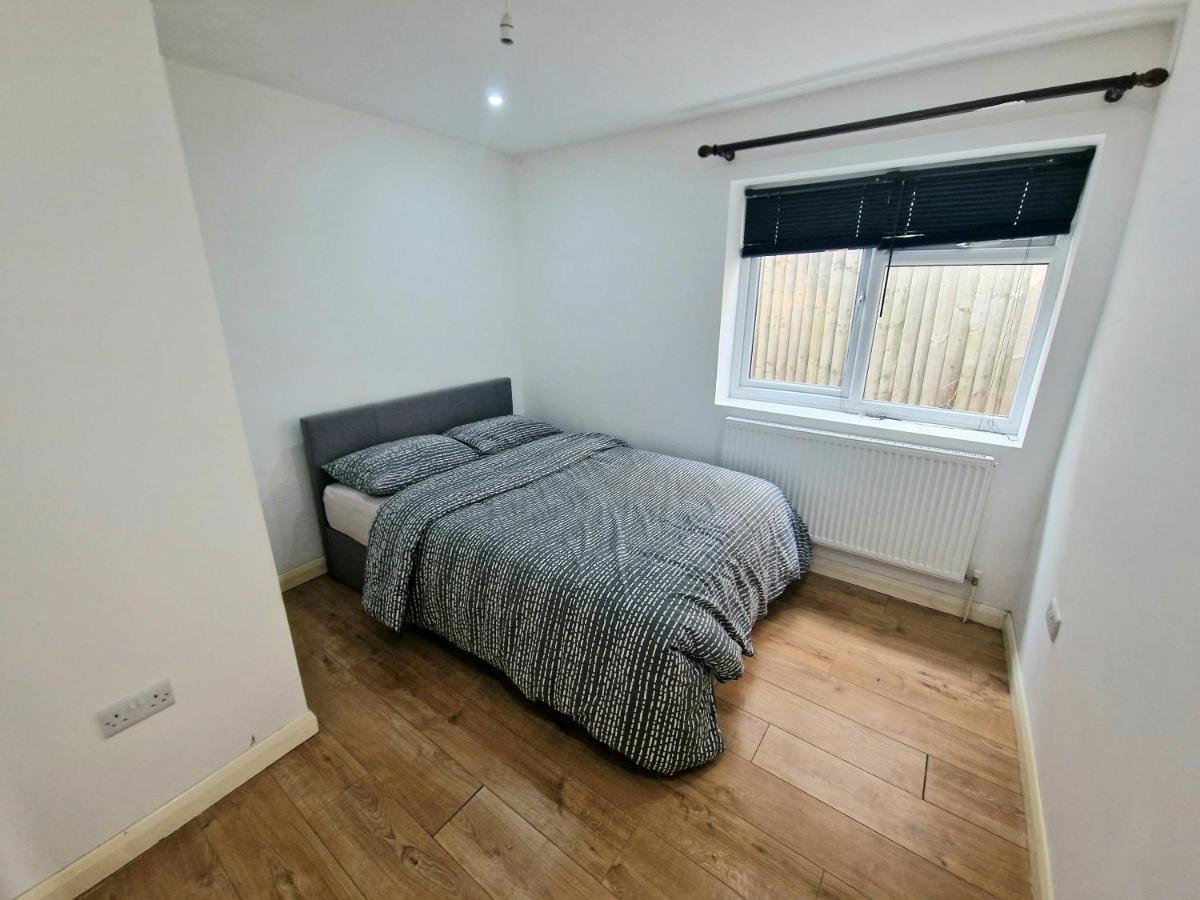Mile End Budget Guesthouse Londra Dış mekan fotoğraf