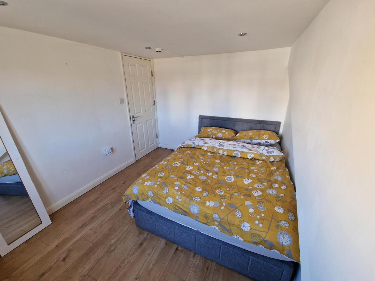 Mile End Budget Guesthouse Londra Dış mekan fotoğraf